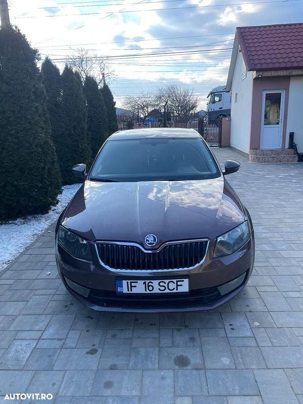 Culoaremaro Utilizat 2014 Skoda Octavia Style Cabrio | 7.800 EUR (Preț bun) - Imagine 1/4
