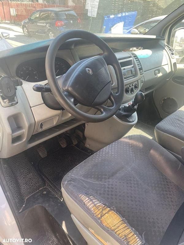 Culoarealb Utilizat 2007 Renault Trafic Van | 4.000 EUR (Super Preț) - Imagine 1/4