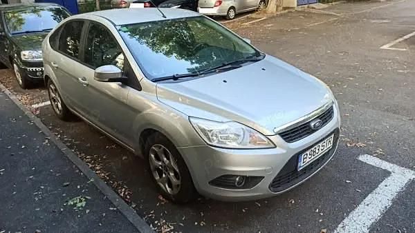 Gri Utilizat 2011 Ford Focus Hatchback | 3.400 EUR (Preț bun) - Imagine 1/4
