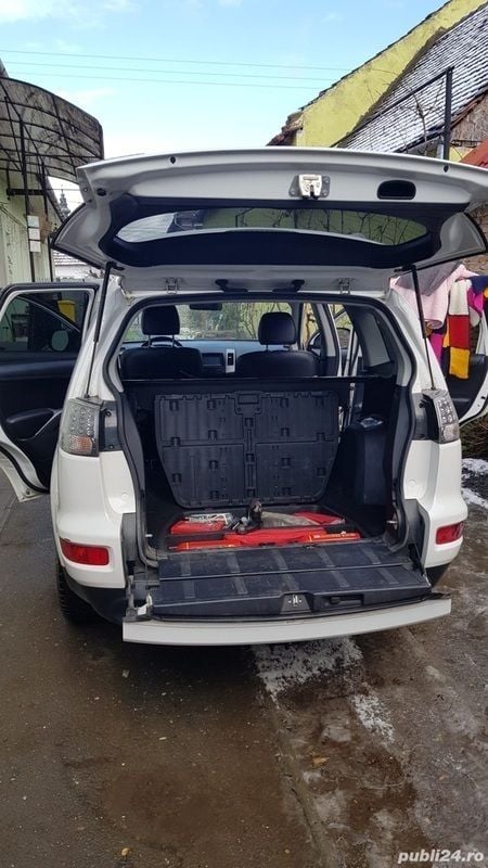 Second-hand Mitsubishi Outlander 150 CP (110 kW) 2012 Alb SUV