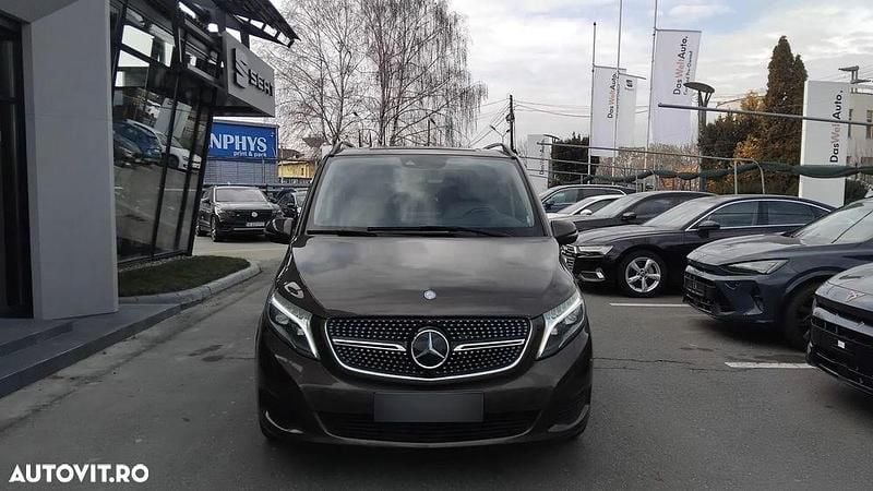 Second-hand Mercedes V250 190 CP (139 kW) 2017 Culoaremaro Monovolum