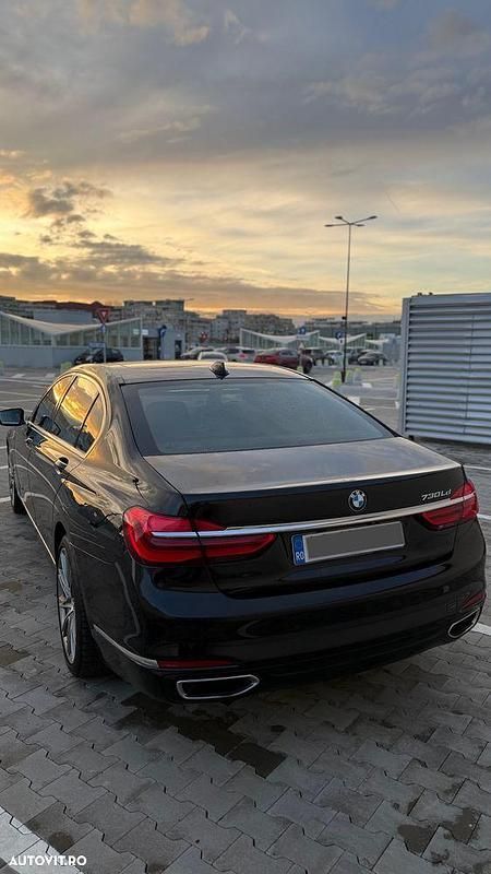 Second-hand BMW 730L Comfort Edition 265 CP (194 kW) 2017 Culoarenegru Berlinǎ