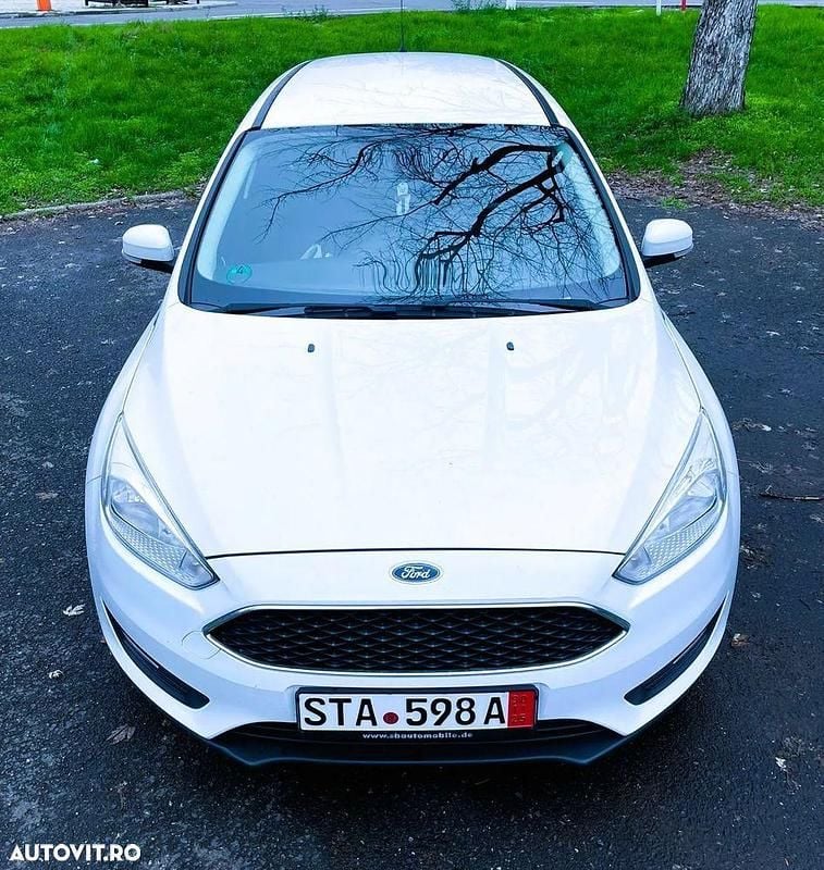 Culoarealb Utilizat 2015 Ford Focus Break | 6.199 EUR (Preț OK) - Imagine 1/4