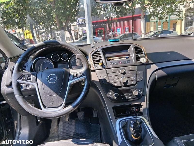 Culoarenegru Utilizat 2012 Opel Insignia Berlinǎ | 5.300 EUR (Preț OK) - Imagine 1/4