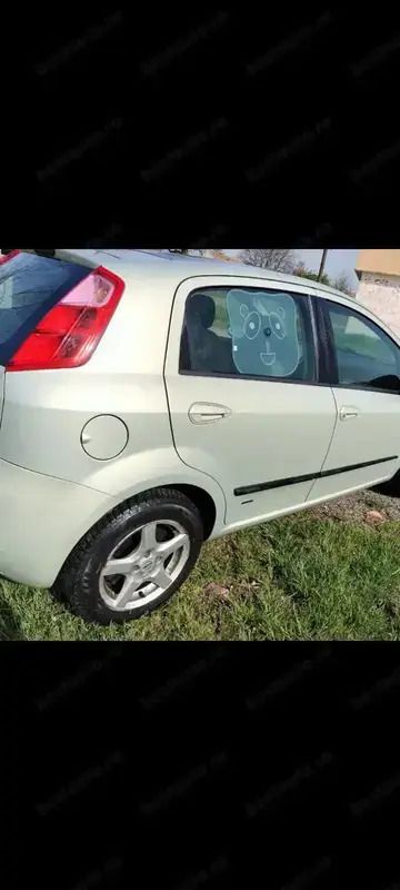 Utilizat 2009 Fiat Grande Punto Hatchback | 1.100 EUR - Imagine 1/4