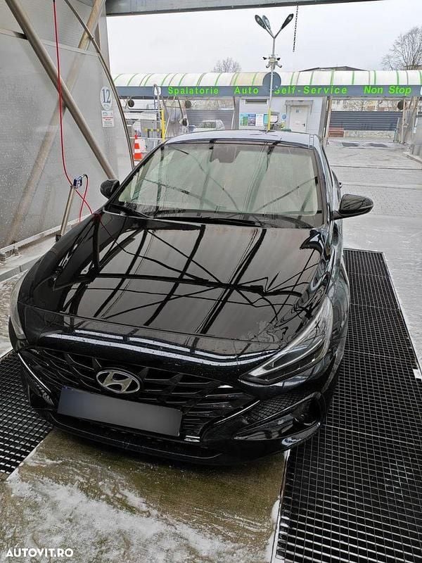 Culoarenegru Utilizat 2022 Hyundai i30 Coupe | 14.000 EUR (Preț bun) - Imagine 1/4