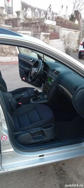Utilizat 2006 Skoda Octavia Break | 1.750 EUR (Preț bun) - Imagine 1/4