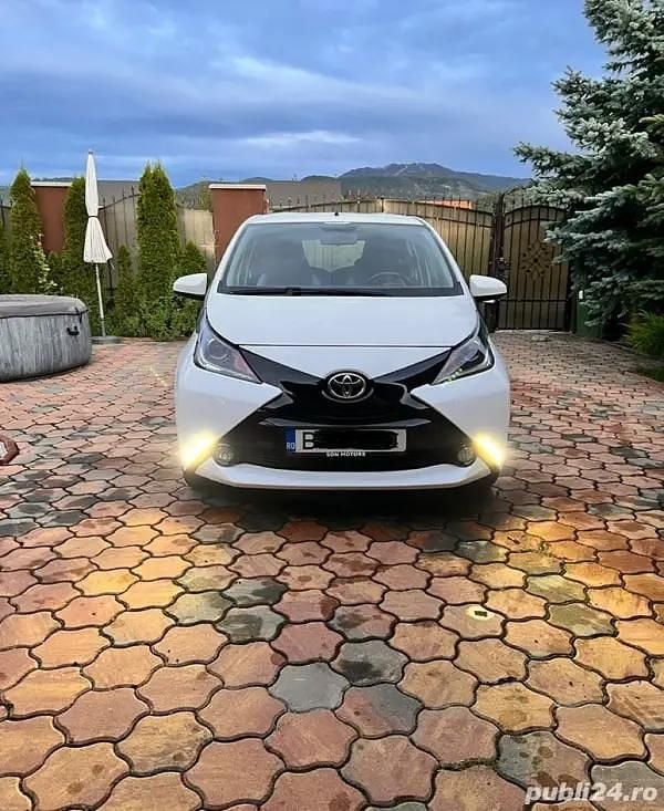 Utilizat 2015 Toyota Aygo Hatchback | 6.950 EUR - Imagine 1/3