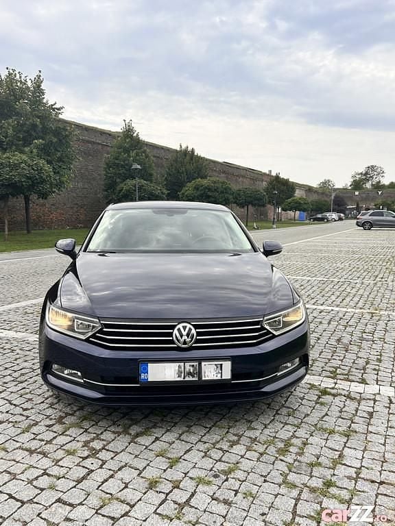 Albastru Utilizat 2016 VW Passat Berlinǎ | 9.500 EUR (Super Preț) - Imagine 1/4