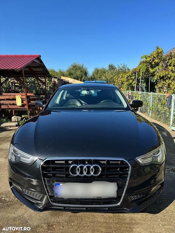 Culoarenegru Utilizat 2012 Audi A5 Sportback Coupe | 10.600 EUR (Preț OK) - Imagine 1/4