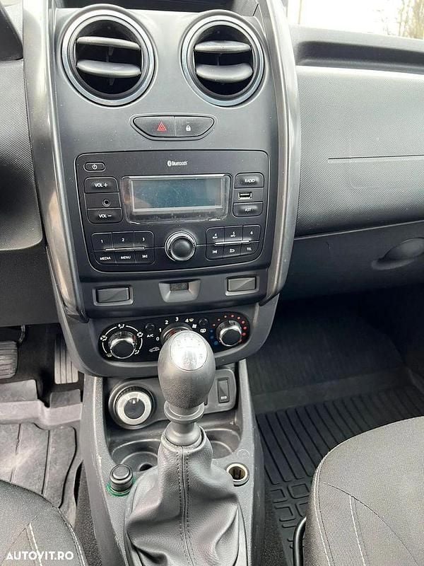 Second-hand Dacia Duster Lauréate 110 CP (80 kW) 2016 Culoarealbastru SUV