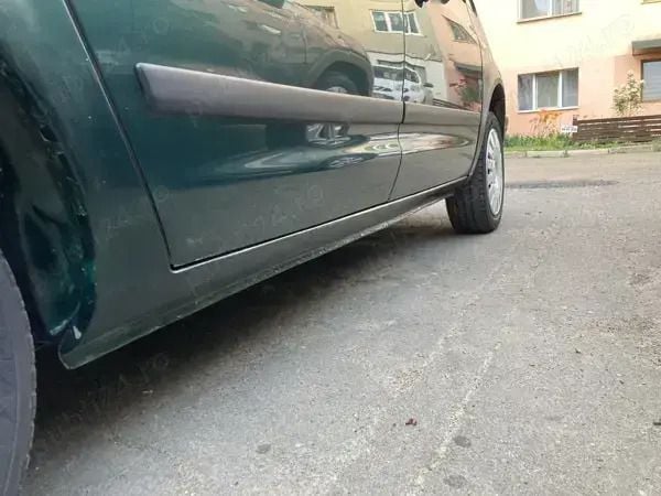 Verde Utilizat 2002 VW Sharan Monovolum | 2.500 EUR - Imagine 1/4
