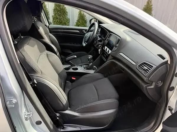 Second-hand Renault Mégane IV 116 CP (85 kW) 2022 Argintiu Hatchback