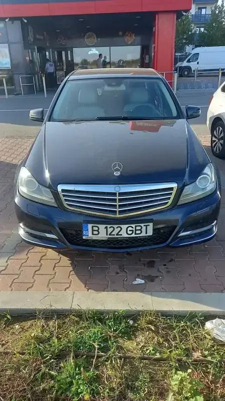 Utilizat 2013 Mercedes 220 Berlinǎ | 6.800 EUR - Imagine 1/4