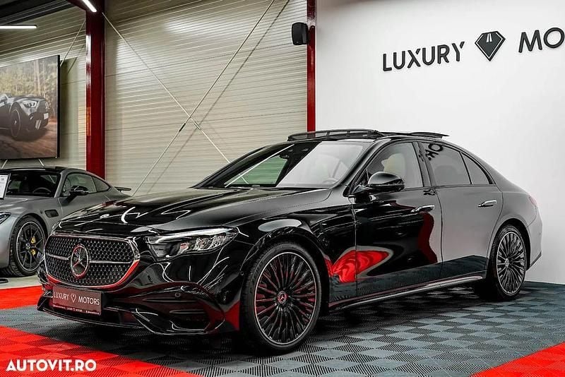 Culoarenegru Utilizat 2024 Mercedes E200 AMG line Berlinǎ | 69.454 EUR - Imagine 1/4