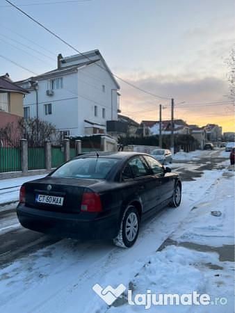 Second-hand VW Passat 101 CP (74 kW) 2001 Negru Berlinǎ