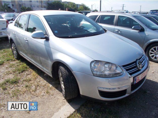 Argintiu Utilizat 2006 VW Jetta | 3.850 EUR (Puțin scump) - Imagine 1/4