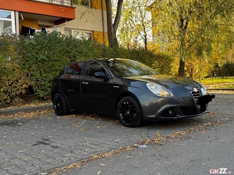 Utilizat 2013 Alfa Romeo Giulietta Hatchback | 4.000 EUR - Imagine 1/4