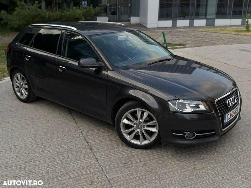 Negru Utilizat 2011 Audi A3 Sportback Attraction Hatchback | 5.150 EUR (Preț OK) - Imagine 1/4