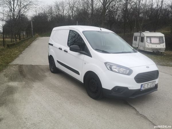 Alb Utilizat 2019 Ford Courier Monovolum | 7.990 EUR - Imagine 1/4
