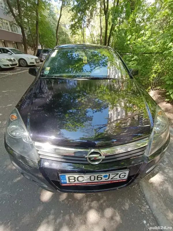 Negru Utilizat 2006 Opel Astra Hatchback | 2.000 EUR (Preț OK) - Imagine 1/4