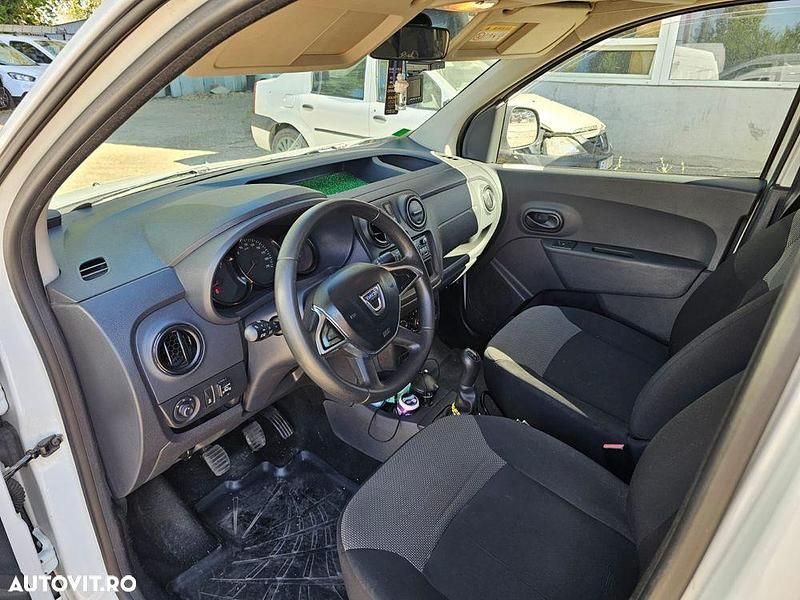 Second-hand Dacia Dokker 102 CP (75 kW) 2017 Culoarealb Monovolum