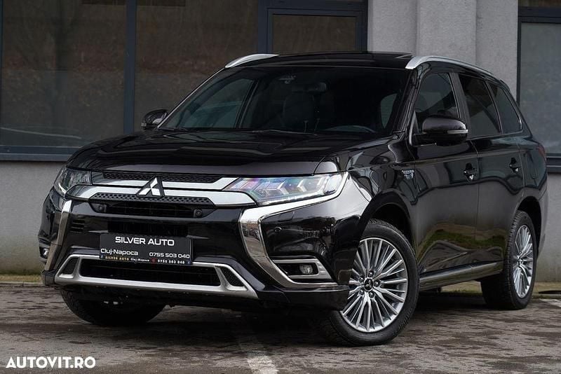 Second-hand Mitsubishi Outlander P-HEV Top 136 CP (100 kW) 2019 Culoarenegru SUV