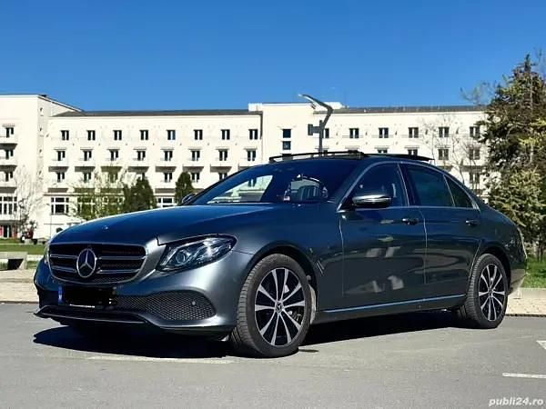 Utilizat 2019 Mercedes 300 Berlinǎ | 29.499 EUR - Imagine 1/4