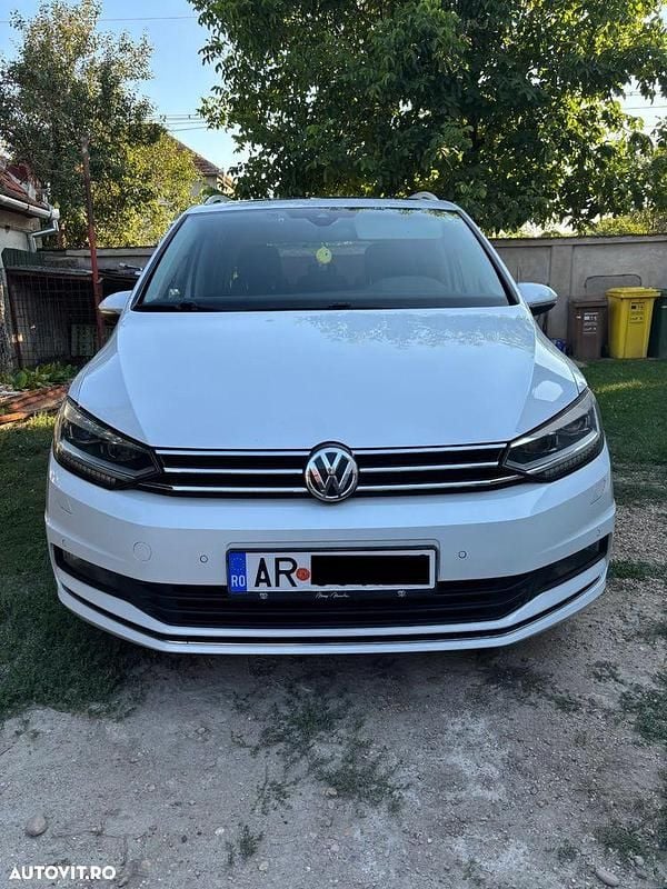Culoarealb Utilizat 2017 VW Touran Sound Monovolum | 13.750 EUR (Preț OK) - Imagine 1/4