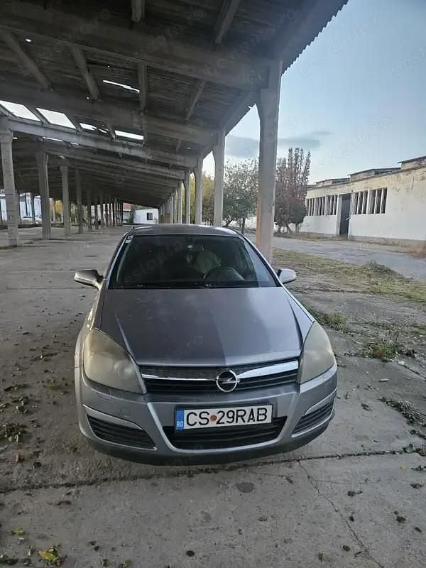Utilizat 2004 Opel Astra Hatchback | 1.000 EUR (Preț bun) - Imagine 1/4