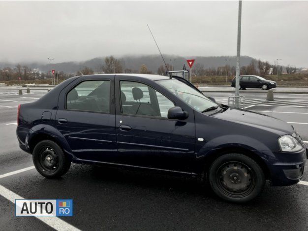 Second-hand Dacia Logan Lauréate 75 CP (55 kW) 2010 Albastru Berlinǎ