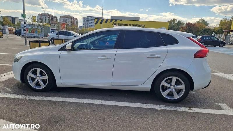 Culoarealb Utilizat 2013 Volvo V40 Kinetic Break | 6.900 EUR (Preț OK) - Imagine 1/4