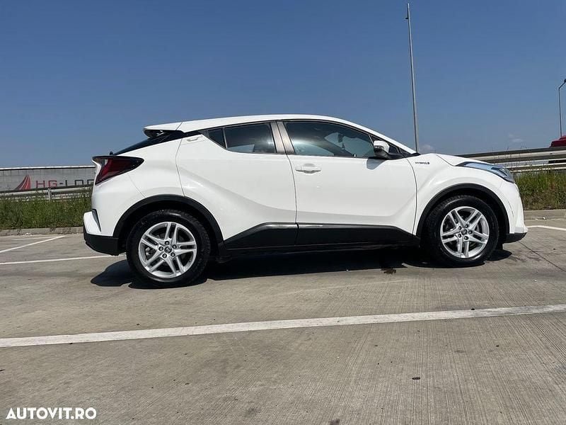 Culoarealb Utilizat 2020 Toyota C-HR Business Edition SUV | 18.500 EUR (Preț bun) - Imagine 1/4