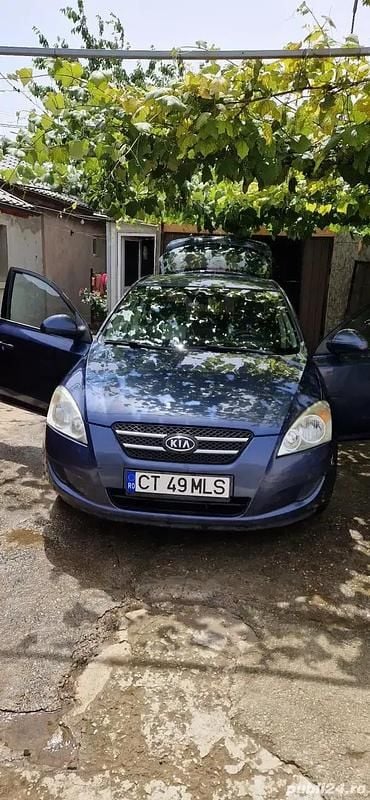 Utilizat 2008 Kia Ceed 2 Berlinǎ | 2.100 EUR (Scump) - Imagine 1/4