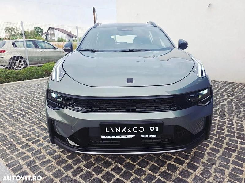 Nouă Lynk & Co 01 276 CP (202 kW) 2025 Culoareverde SUV