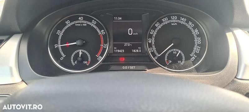 Culoarerosu Utilizat 2017 Skoda Rapid Berlinǎ | 7.500 EUR (Preț OK) - Imagine 1/4