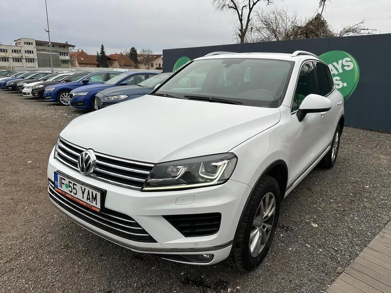 Alb Utilizat 2016 VW Touareg SUV | 23.950 EUR (Preț OK) - Imagine 1/4