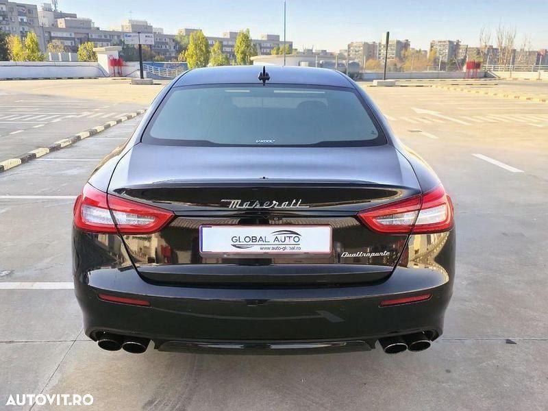 Second-hand Maserati Quattroporte GranLusso 275 CP (202 kW) 2017 Culoarenegru Berlinǎ