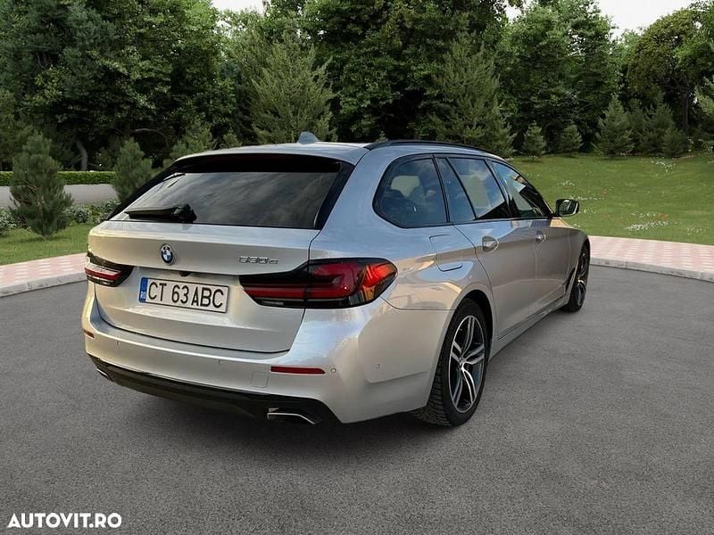Gri Utilizat 2021 BMW 530e Luxury Line Break | 23.595 EUR (Super Preț) - Imagine 1/4