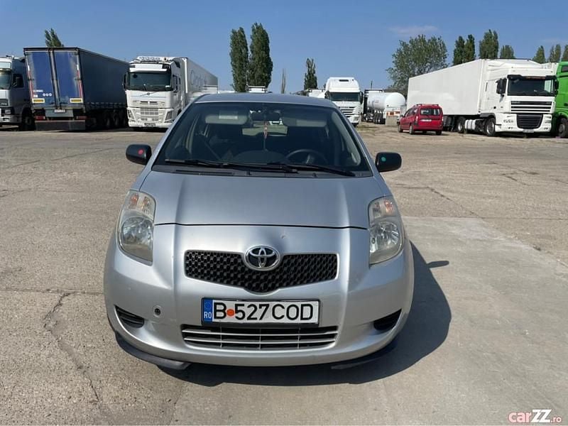 Utilizat 2007 Toyota Yaris Hatchback | 2.100 EUR - Imagine 1/4