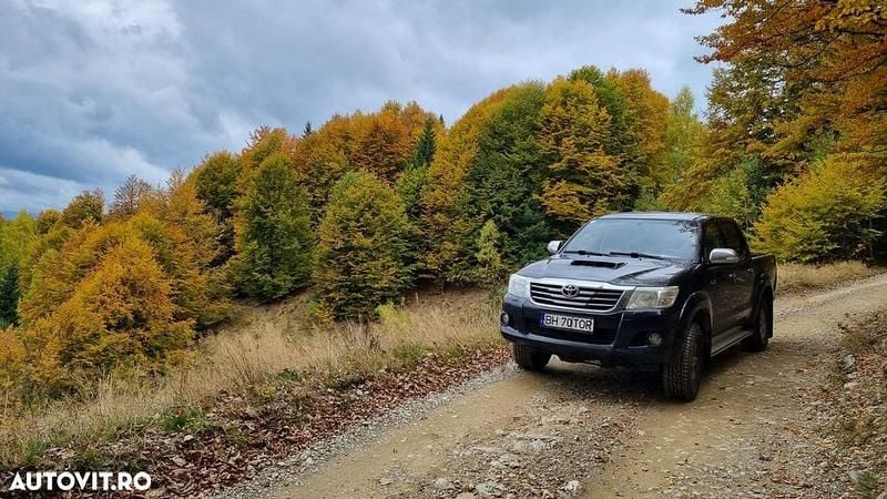 Second-hand Toyota HiLux Comfort 144 CP (105 kW) 2011 Negru Pickup
