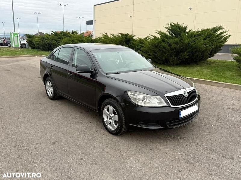 Culoarenegru Utilizat 2013 VW Jetta Trendline Berlinǎ | 3.470 EUR (Super Preț) - Imagine 1/4