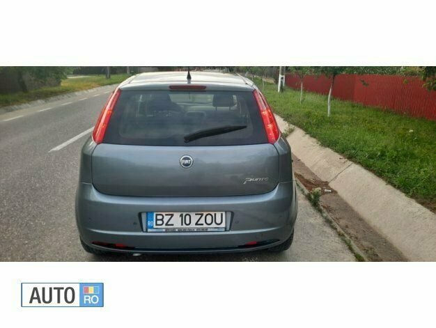 Second-hand Fiat Grande Punto 95 CP (69 kW) 2006 Argintiu Hatchback