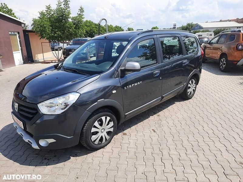 Gri Utilizat 2016 Dacia Lodgy Stepway Monovolum | 5.690 EUR (Preț OK) - Imagine 1/4