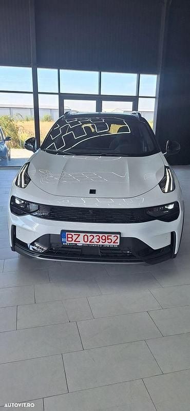 Nouă Lynk & Co 01 276 CP (202 kW) 2025 Culoarealb SUV