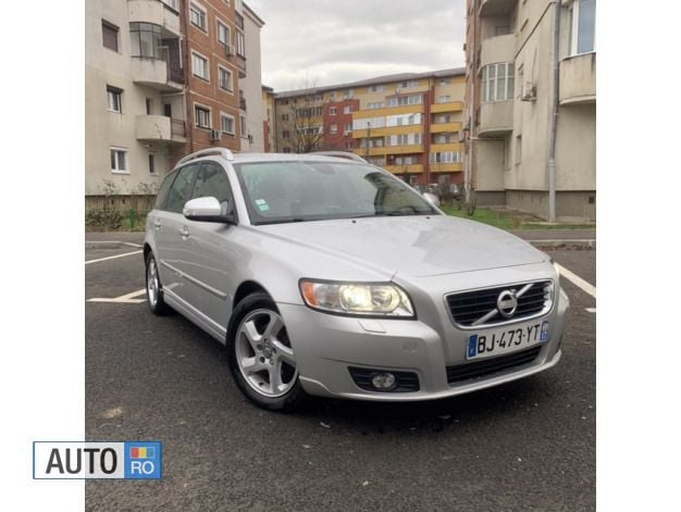 Second-hand Volvo V50 114 CP (83 kW) 2011 Argintiu Break