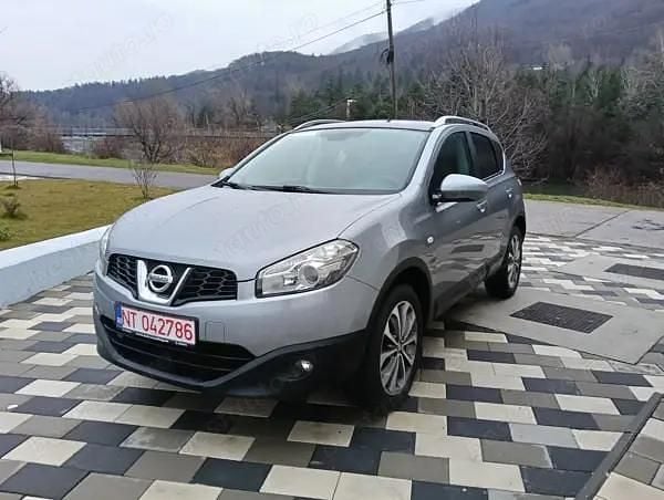 Gri Second-hand 2010 Nissan Qashqai SUV | 6.190 EUR (Preț OK) - Imagine 1/4