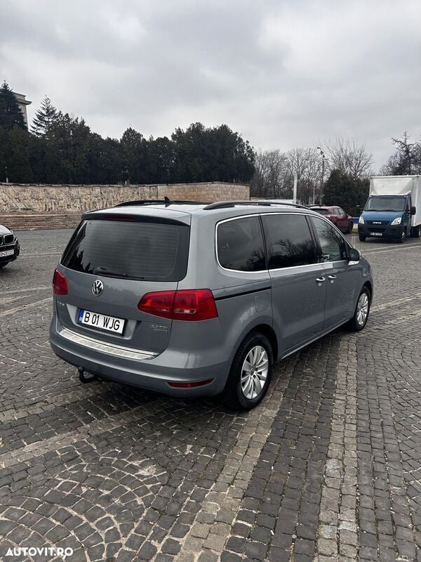 Second-hand VW Sharan Comfortline 140 CP (102 kW) 2011 Gri Monovolum
