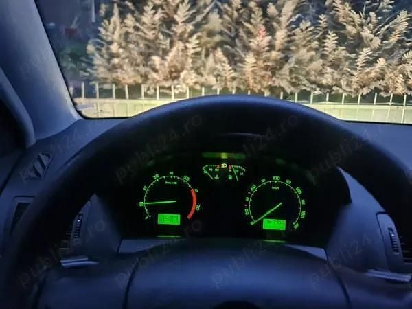 Utilizat 2004 Skoda Fabia Berlinǎ | 1.100 EUR (Puțin scump) - Imagine 1/4