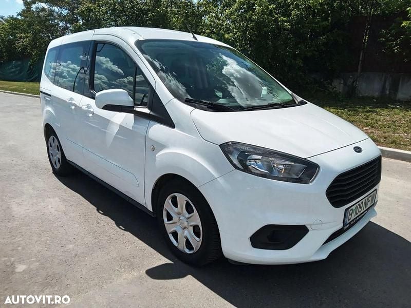 Culoarealb Utilizat 2020 Ford Tourneo Courier Monovolum | 11.150 EUR (Preț bun) - Imagine 1/4